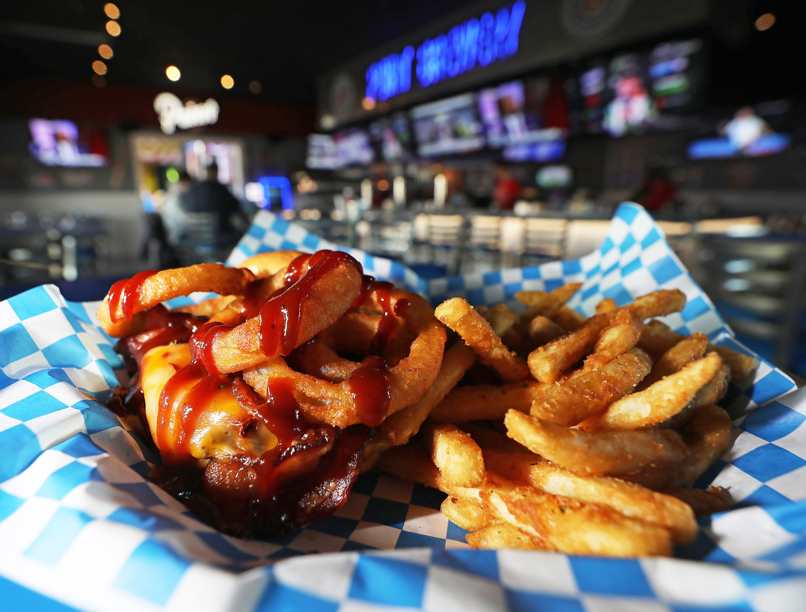 Point Burger Bar burger